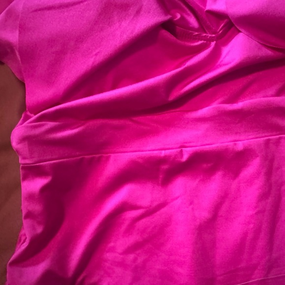 TRINA TURK swim & spa collection🩷Pink Ruffled women’s Swimsuit💦FLATTERING& FUN - Picture 8 of 13